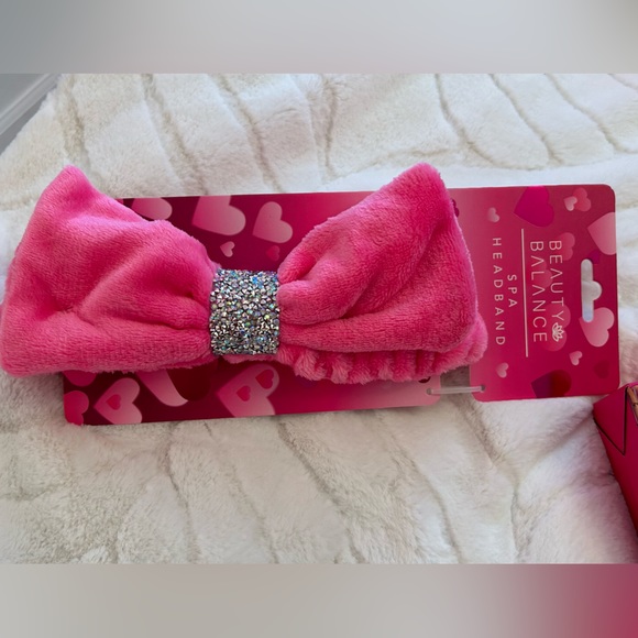 💗 NWT Super Soft Barbie Robe💗 - Picture 6 of 11